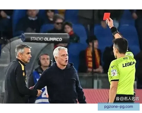 红牌惊艳：足坛罕见红牌犯规合集